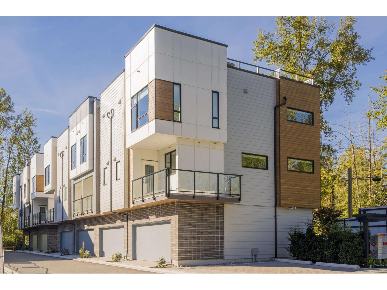 6 7946 204 Street Property Photo 35