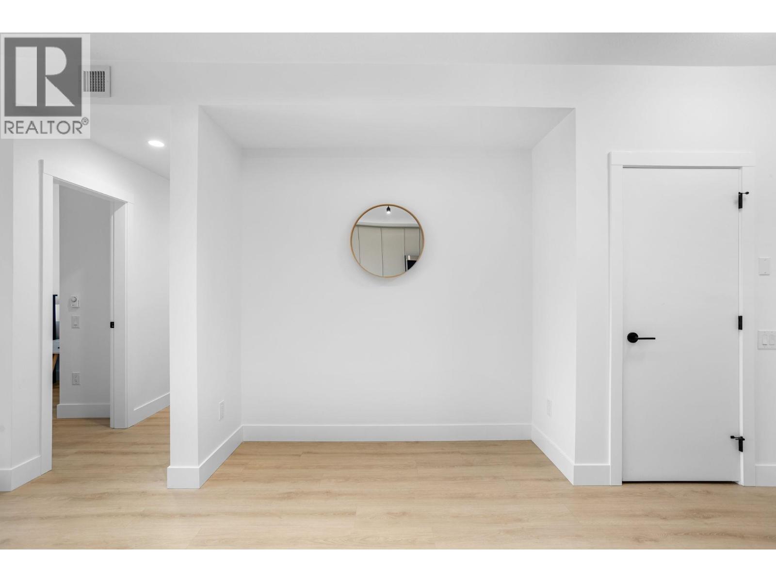 216 3055 Murray Street Property Photo 11