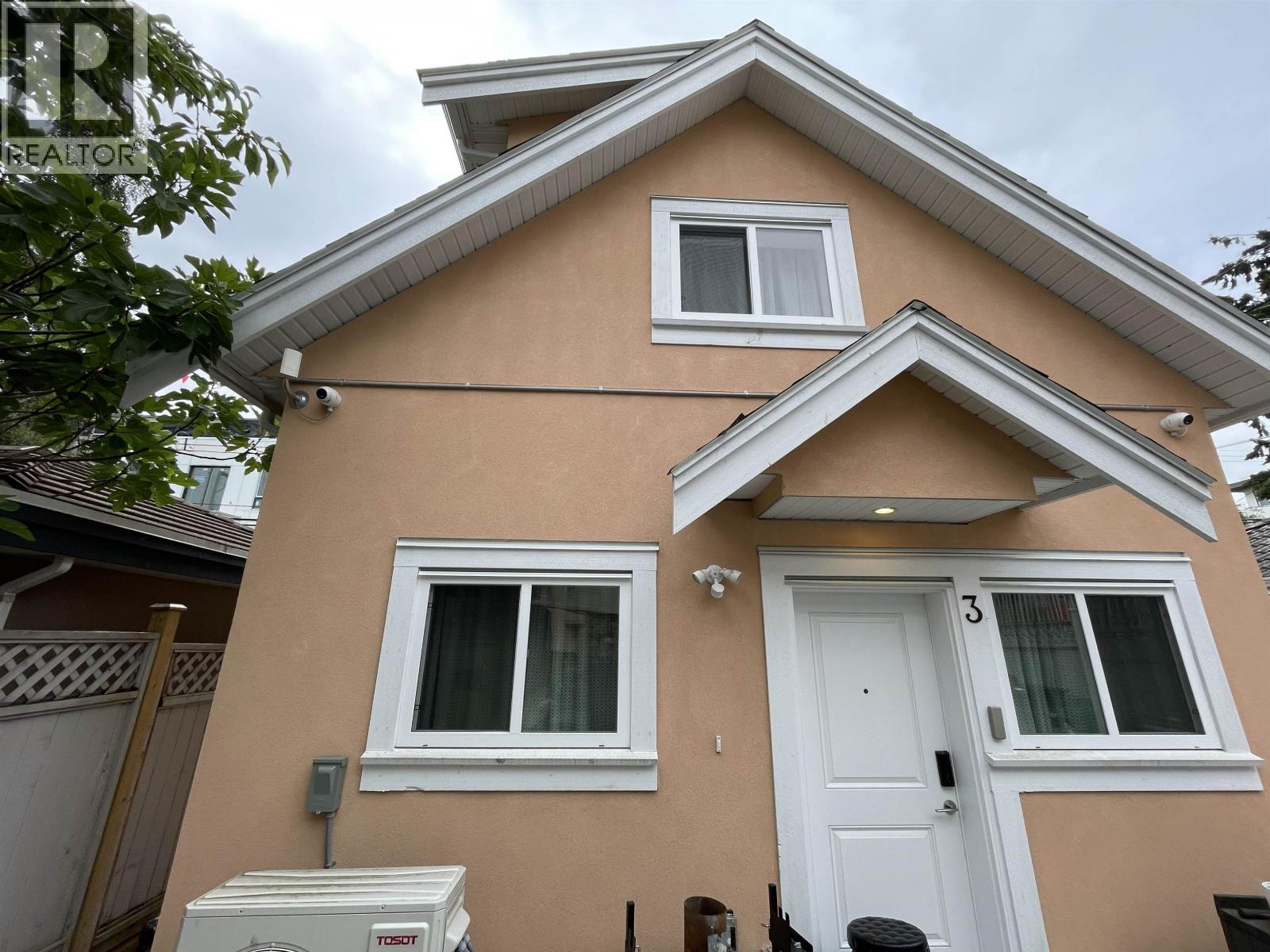 Laneway 276 W 48th Avenue Property Photo 1