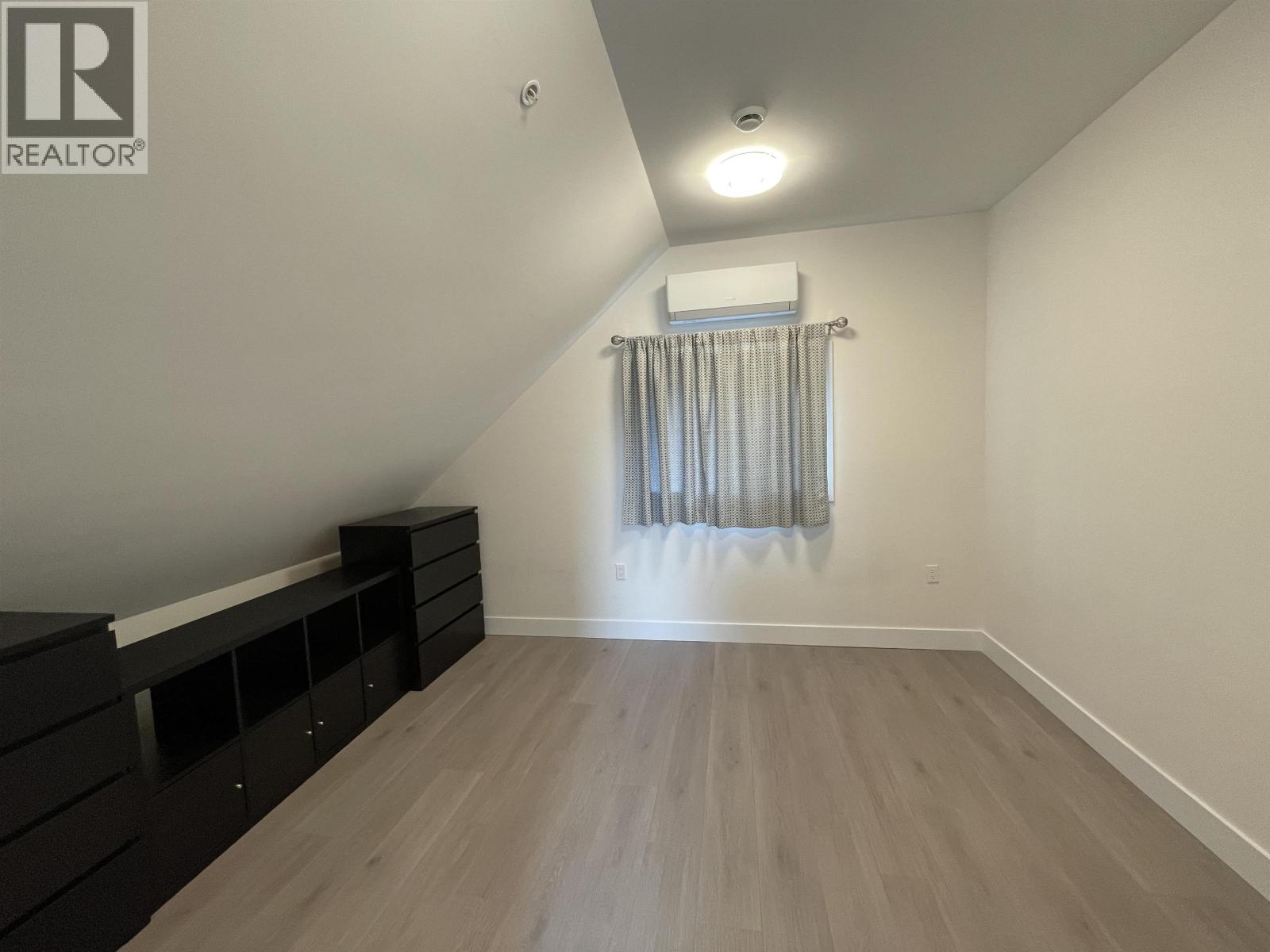 Laneway 276 W 48th Avenue Property Photo 15