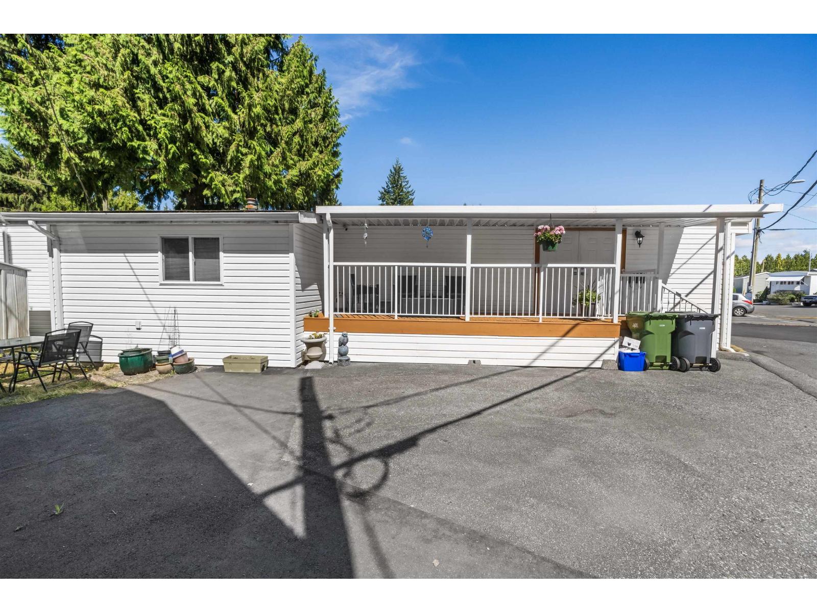 20 24330 Fraser Highway Property Photo 4