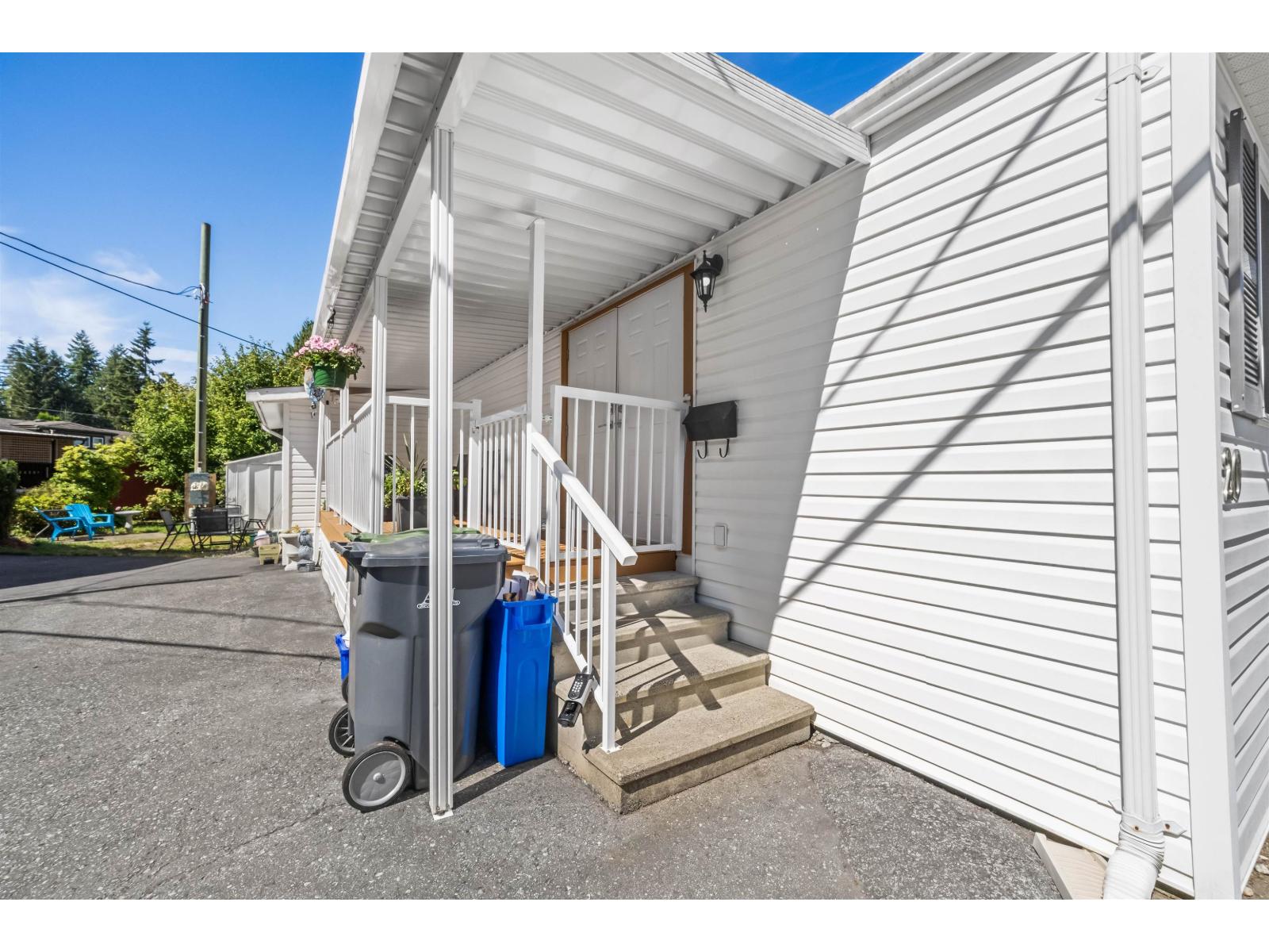 20 24330 Fraser Highway Property Photo 6