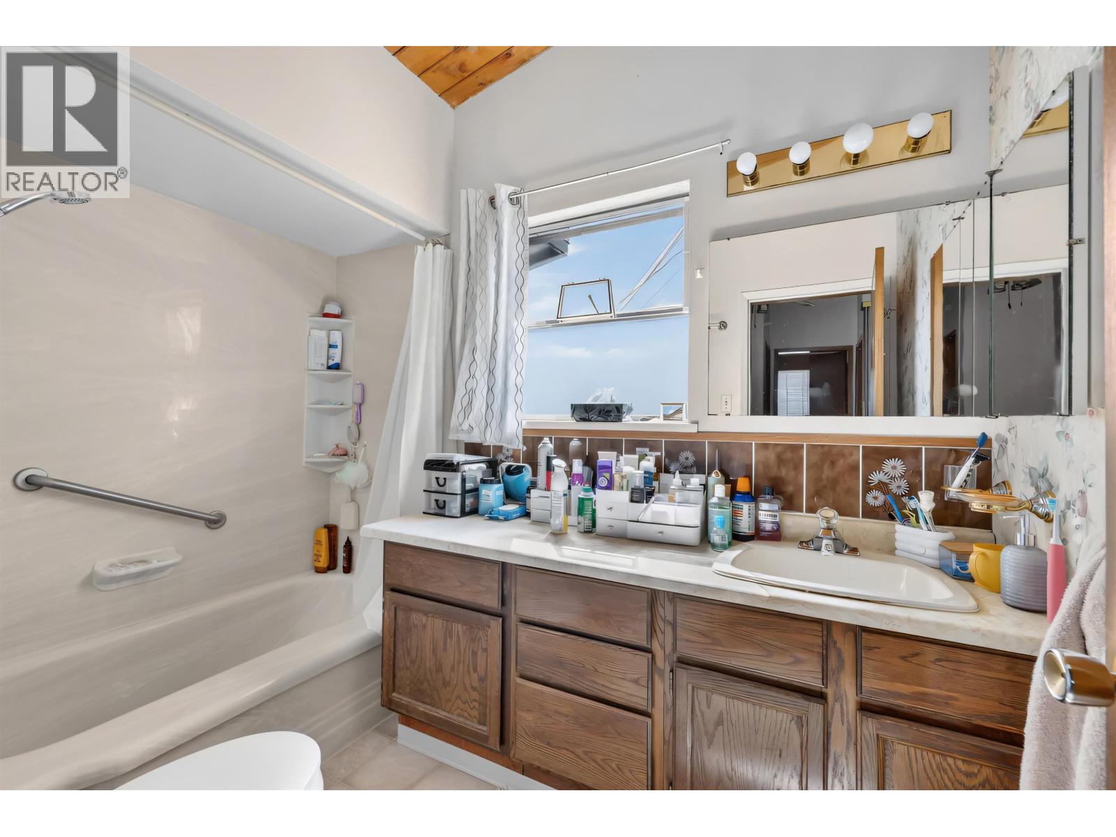 11680 Seaton Road Property Photo 15