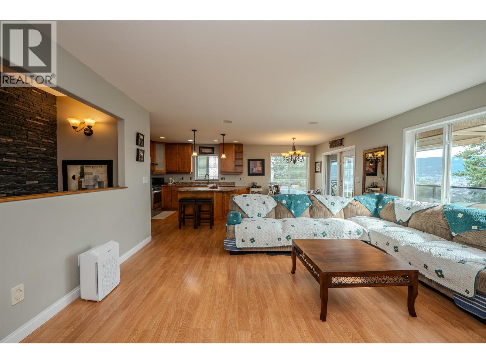240 Westridge Drive Property Photo 4