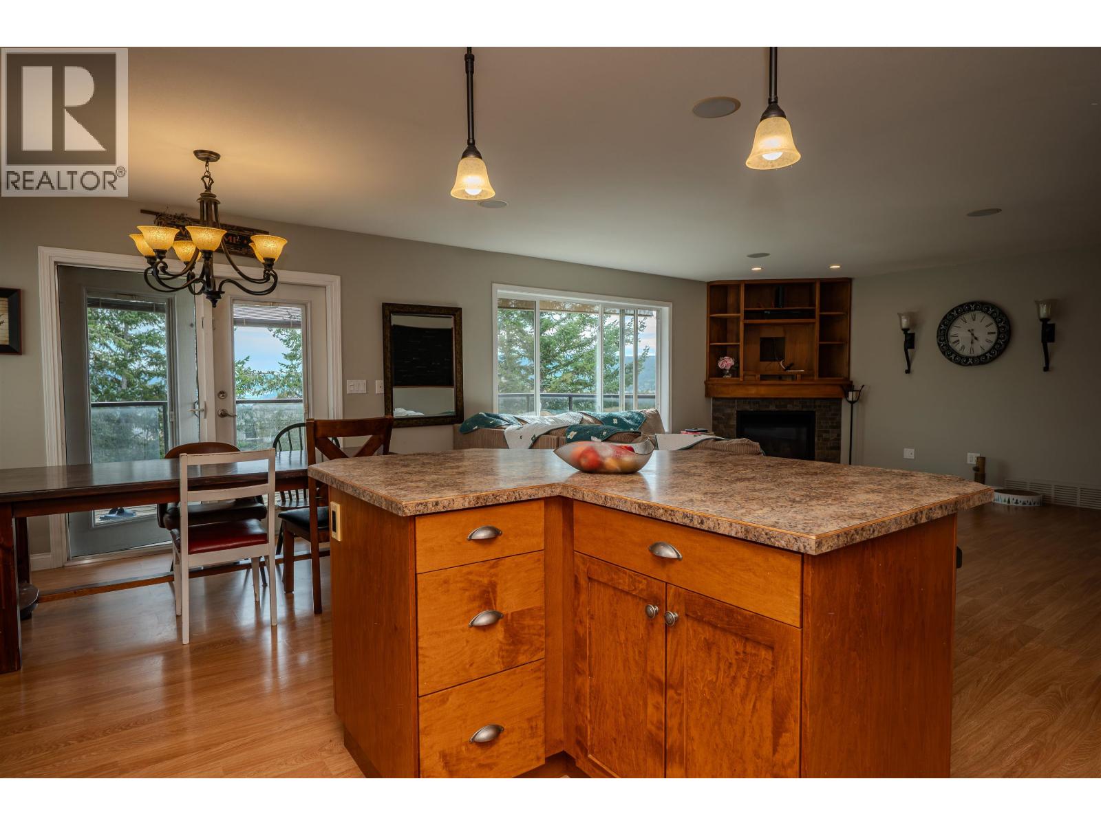 240 Westridge Drive Property Photo 6