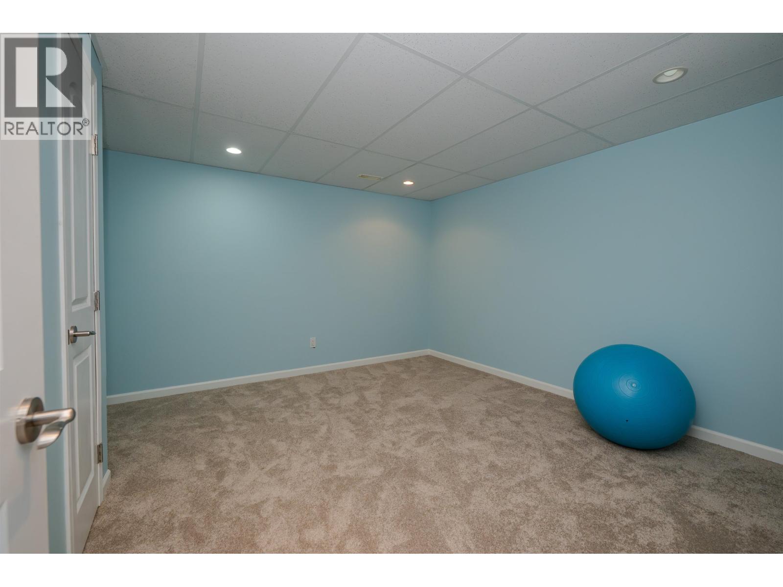 240 Westridge Drive Property Photo 18