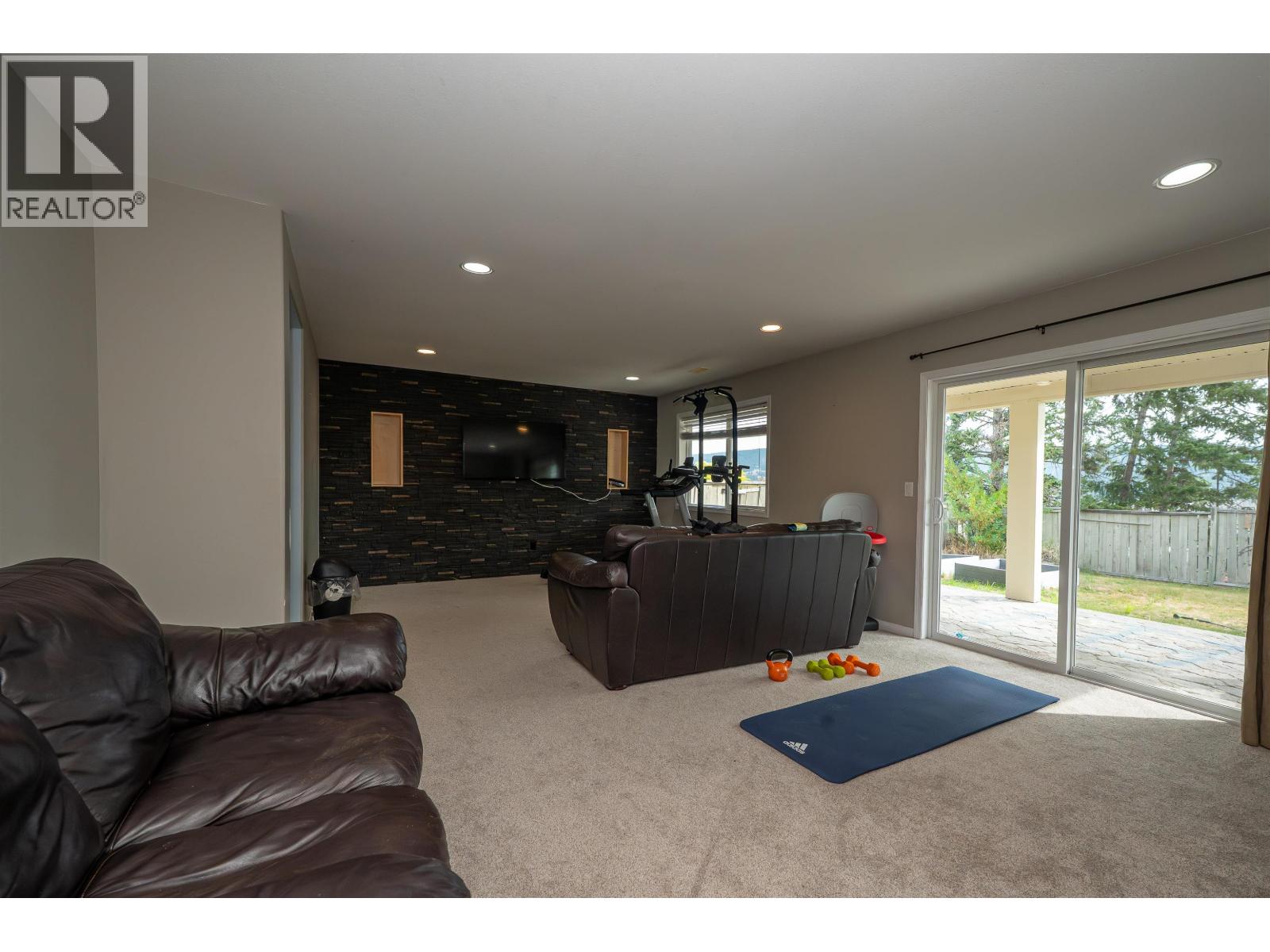 240 Westridge Drive Property Photo 28