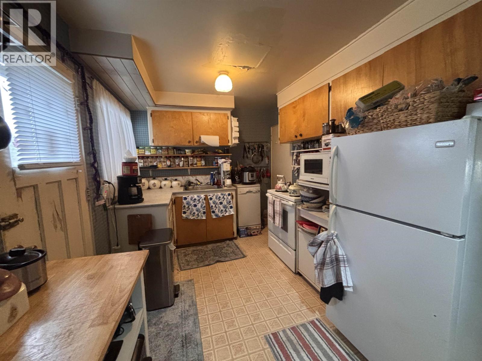 9704 108 Avenue Property Photo 14
