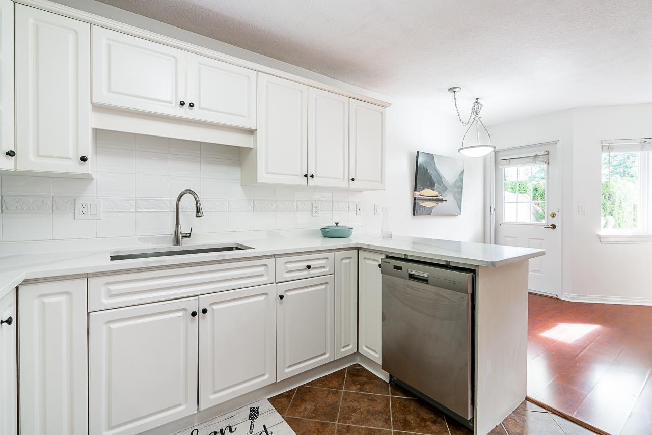 2 15099 28 Avenue Property Photo 9