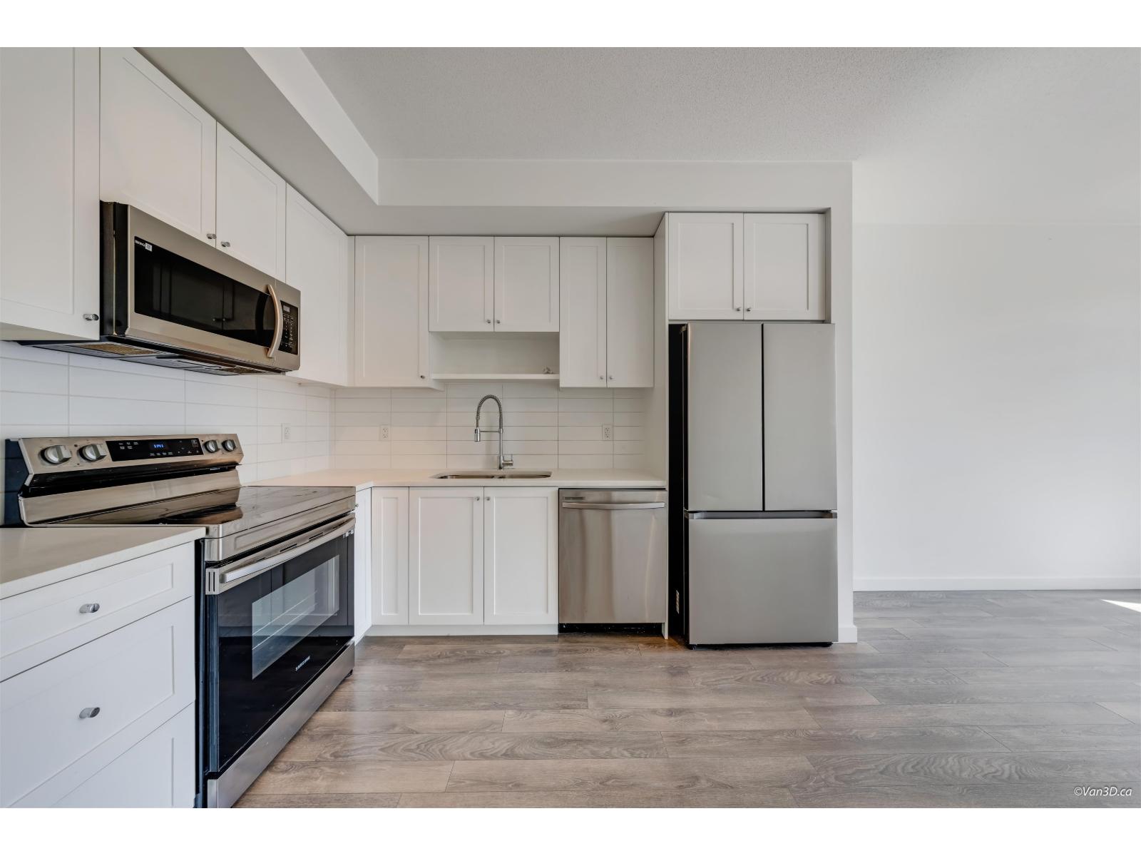 420 15825 85 Avenue Property Photo 4