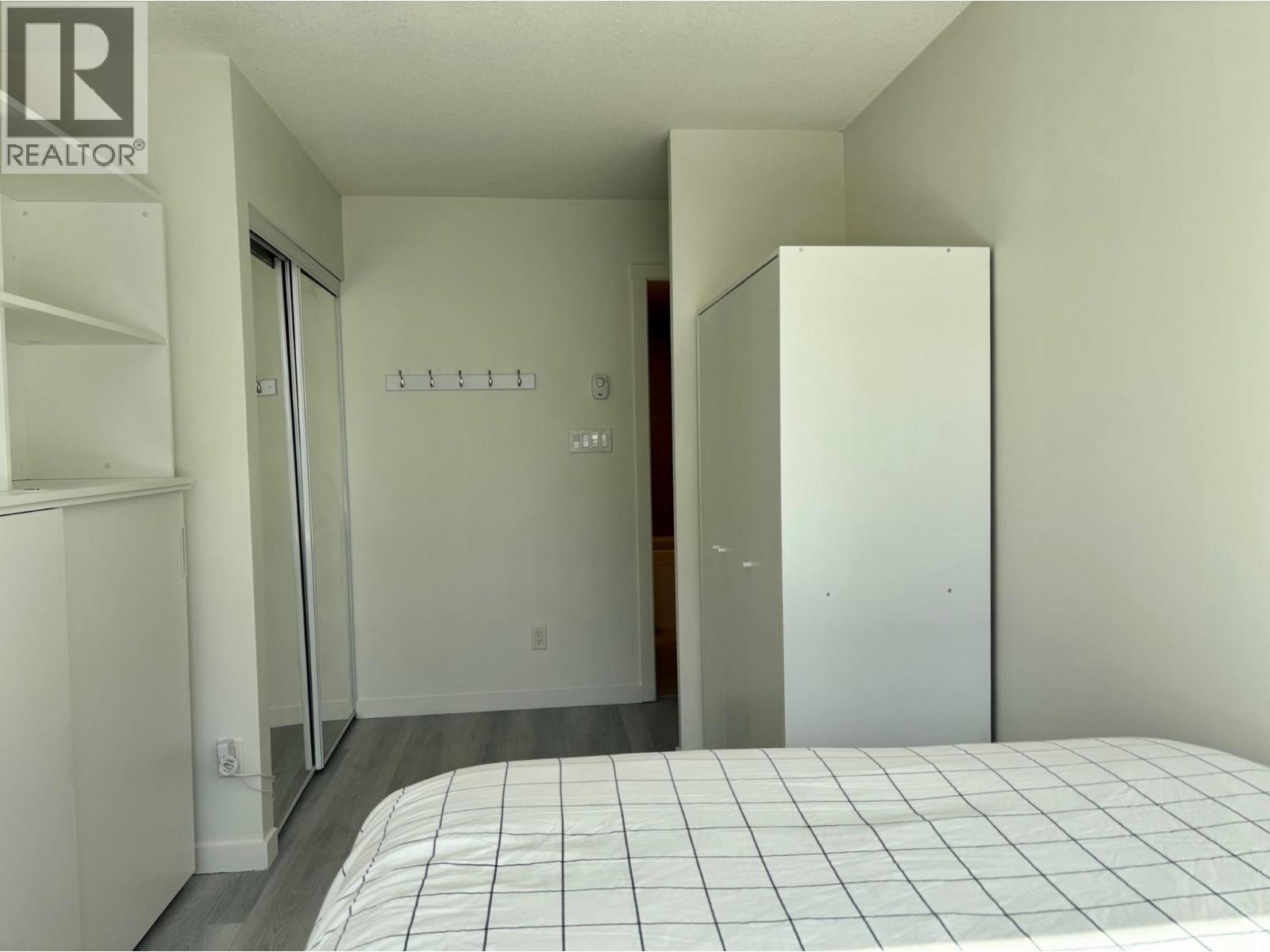 809 1212 Howe Street Property Photo 14