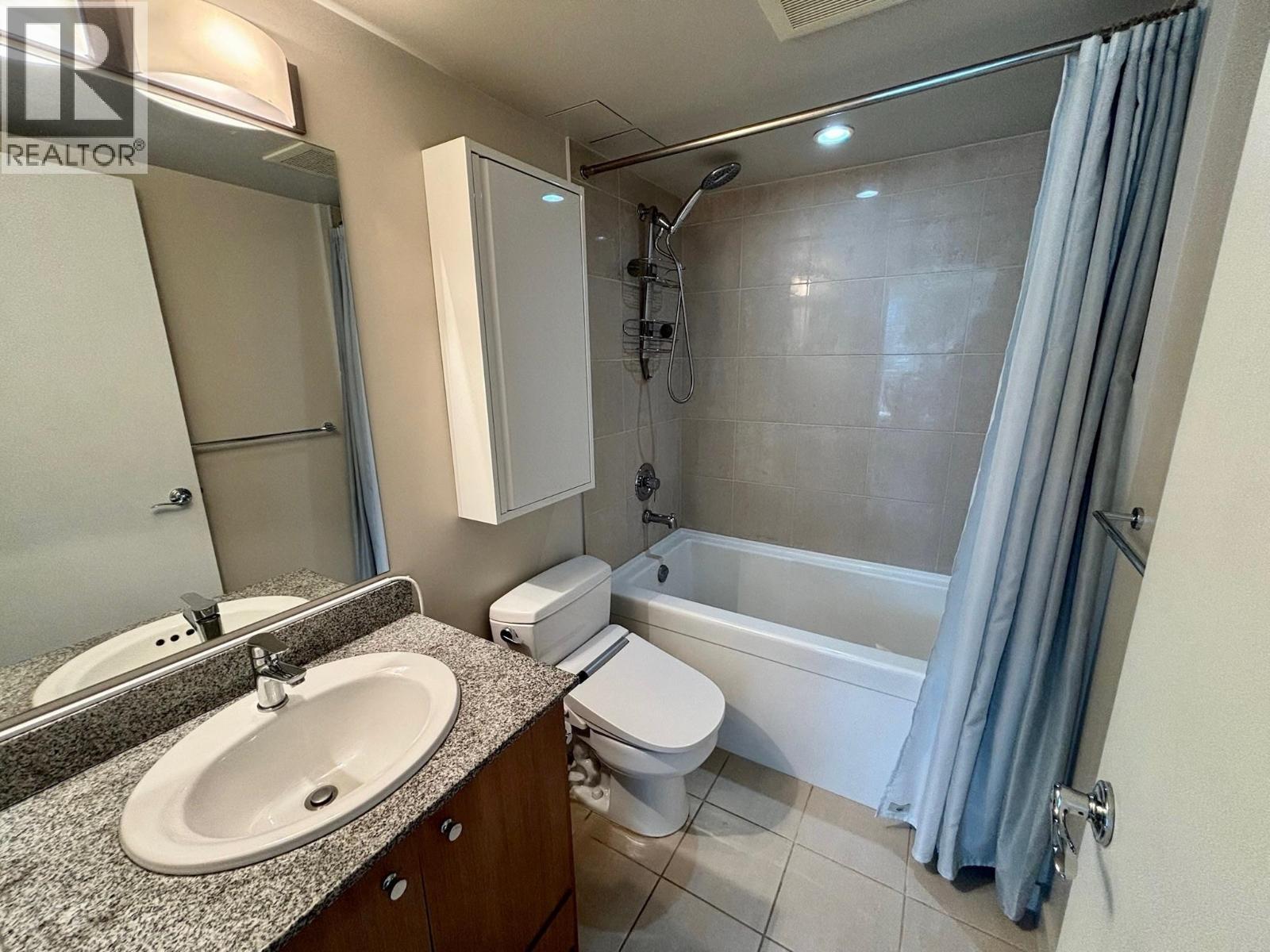 809 1212 Howe Street Property Photo 15