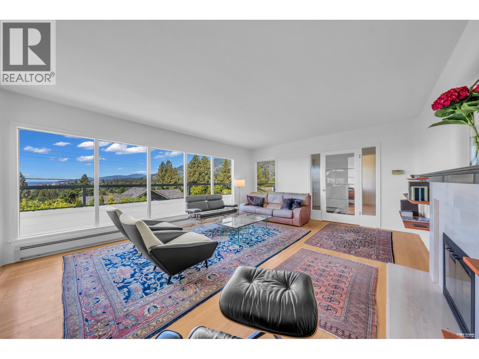 870 Leyland Street Property Photo 8