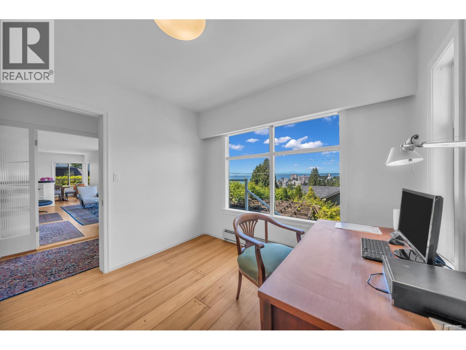 870 Leyland Street Property Photo 14