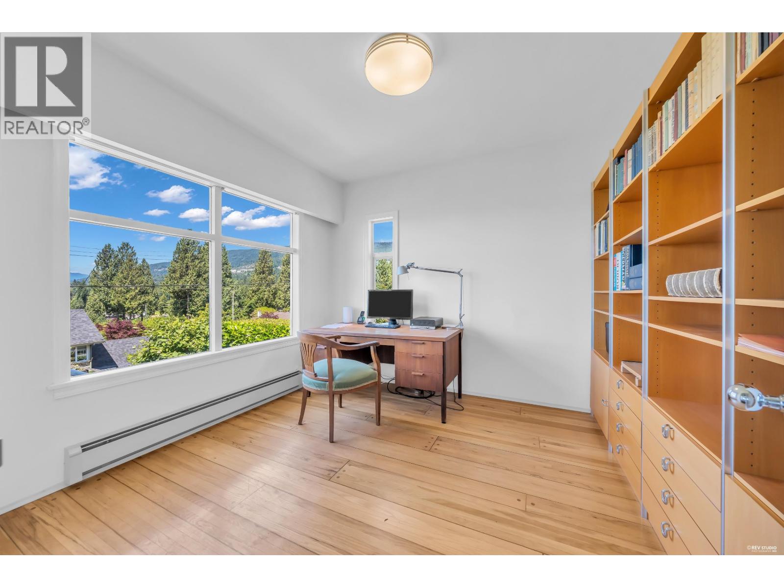 870 Leyland Street Property Photo 15