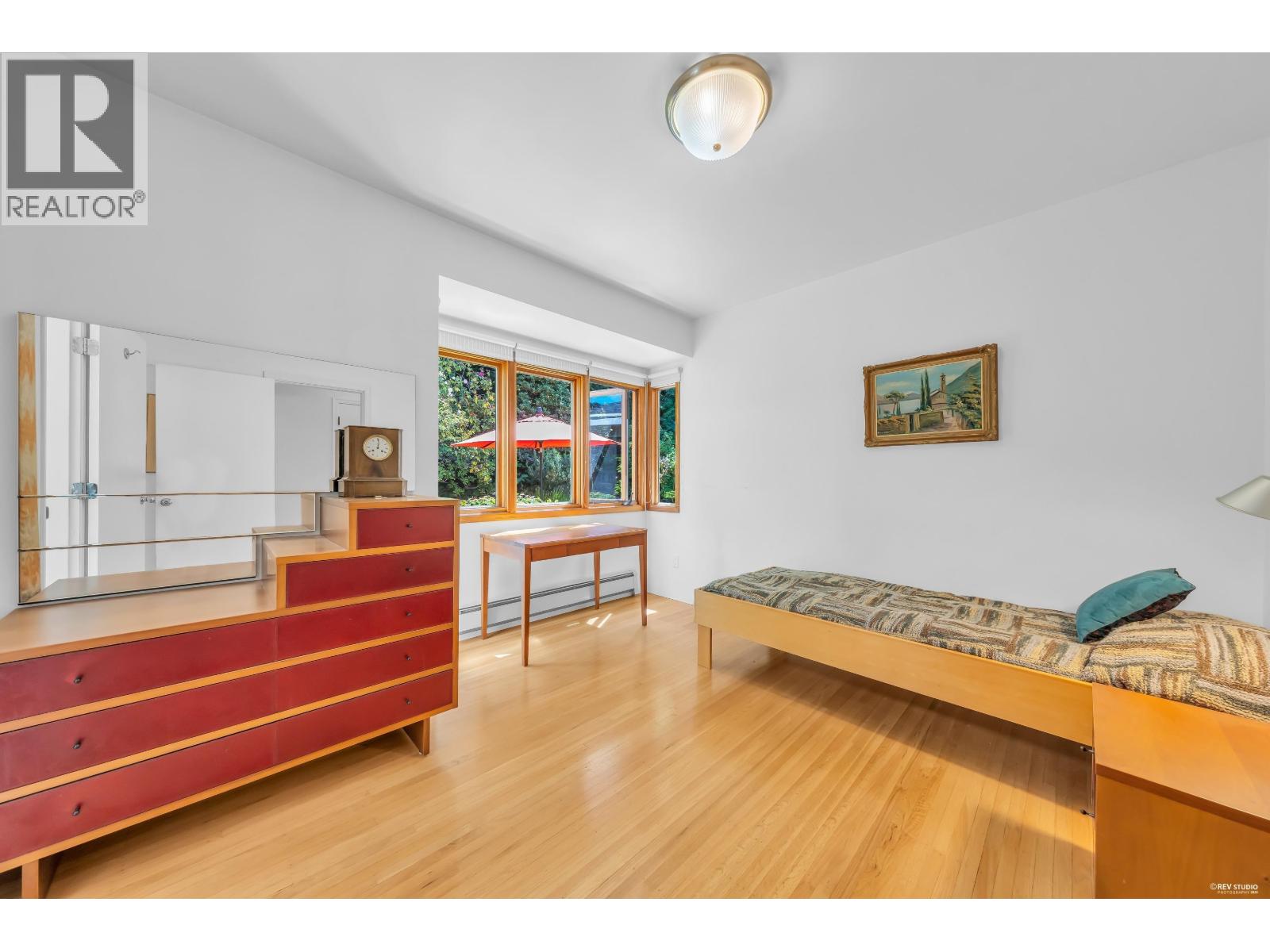 870 Leyland Street Property Photo 21