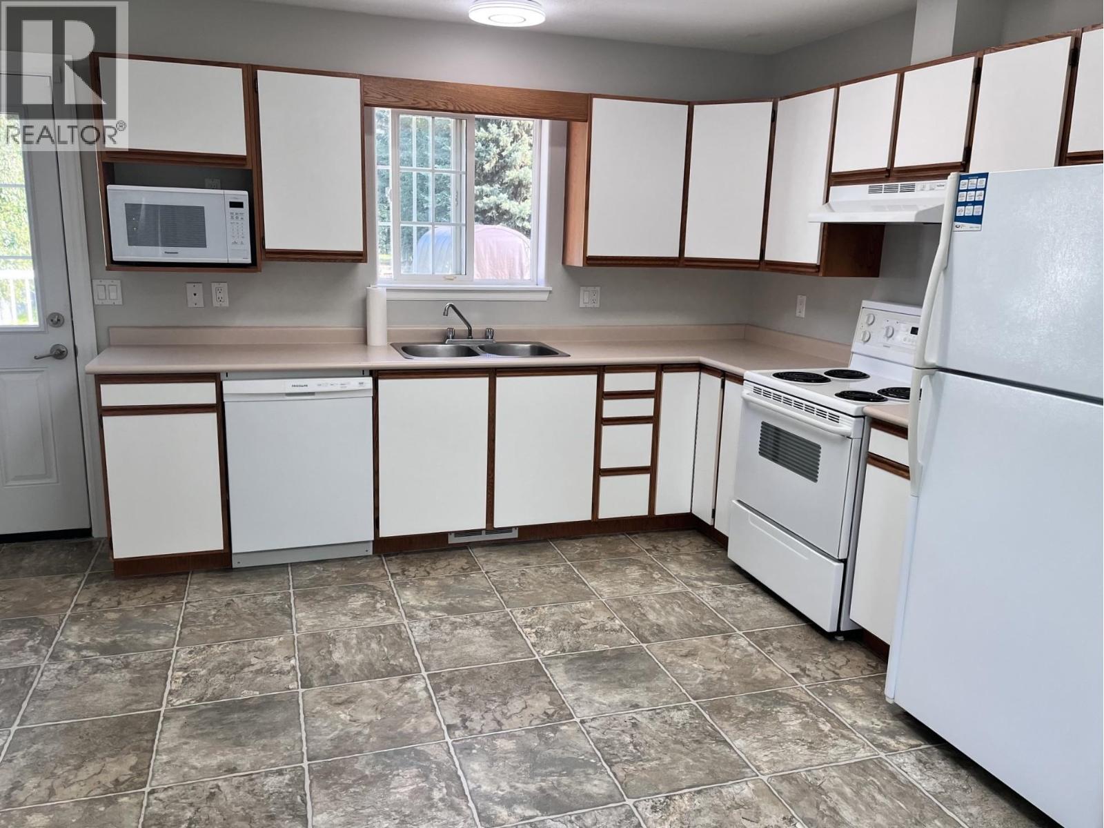 2210 Gassoff Road Property Photo 5