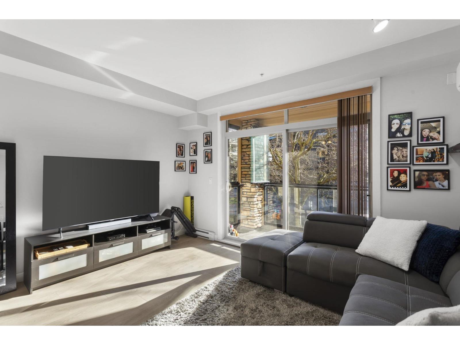 253 8258 207a Street Property Photo 1