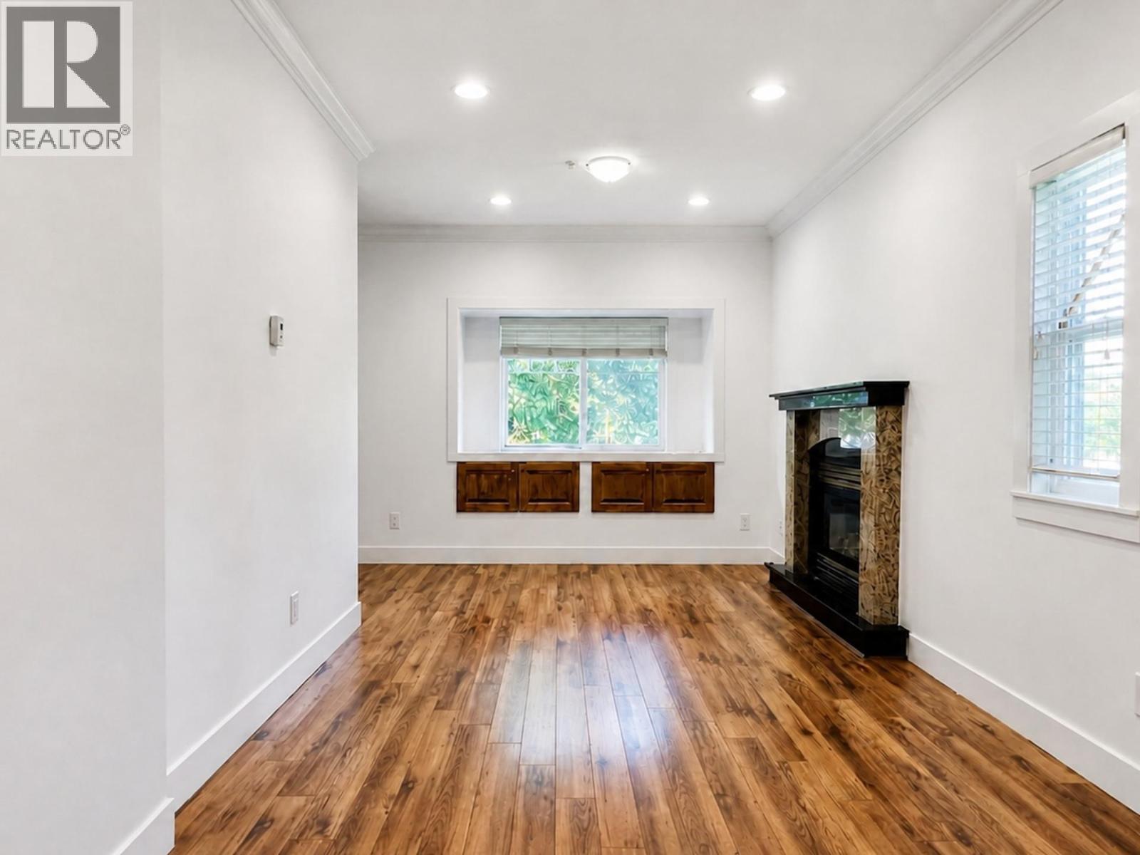 2388 E 5th Avenue Property Photo 7