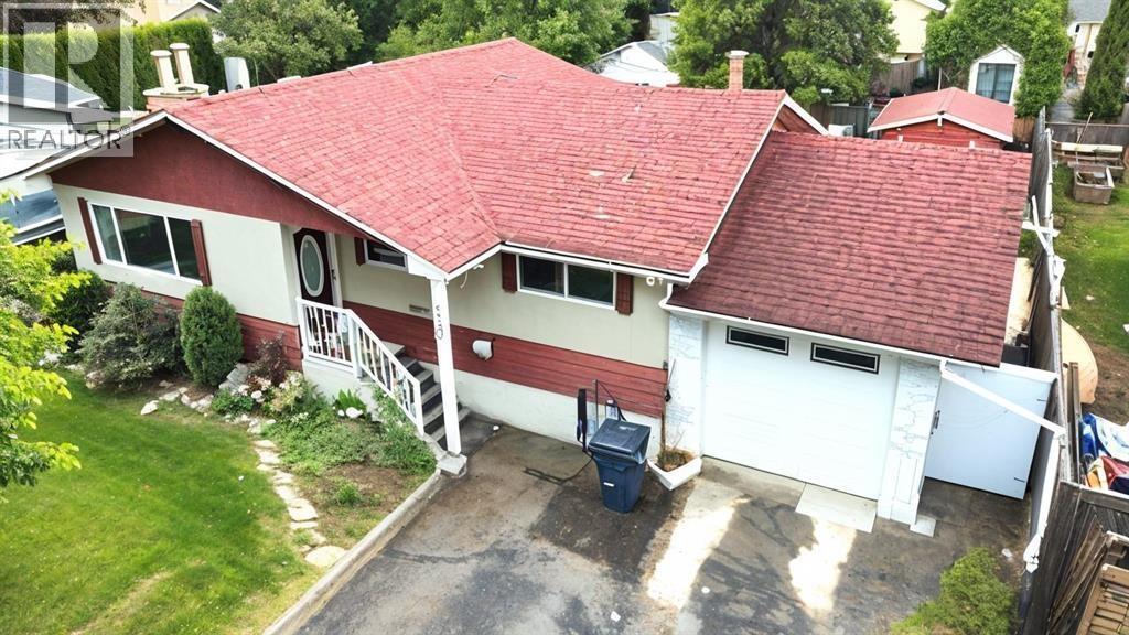 109 MCKENZIE AVENUE