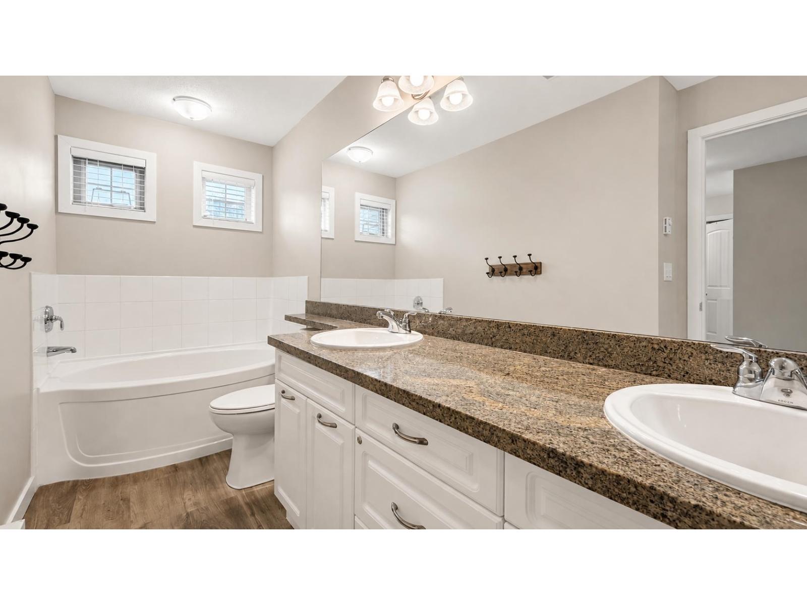 74 4401 Blauson Boulevard Property Photo 13