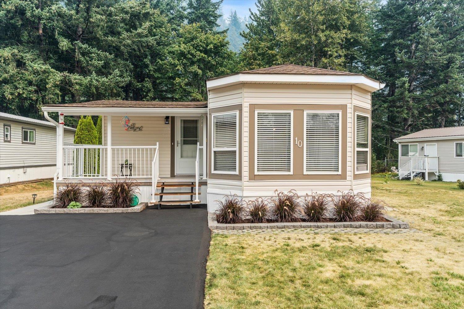 65367 KAWKAWA LAKE Road #10 Property Photo 1