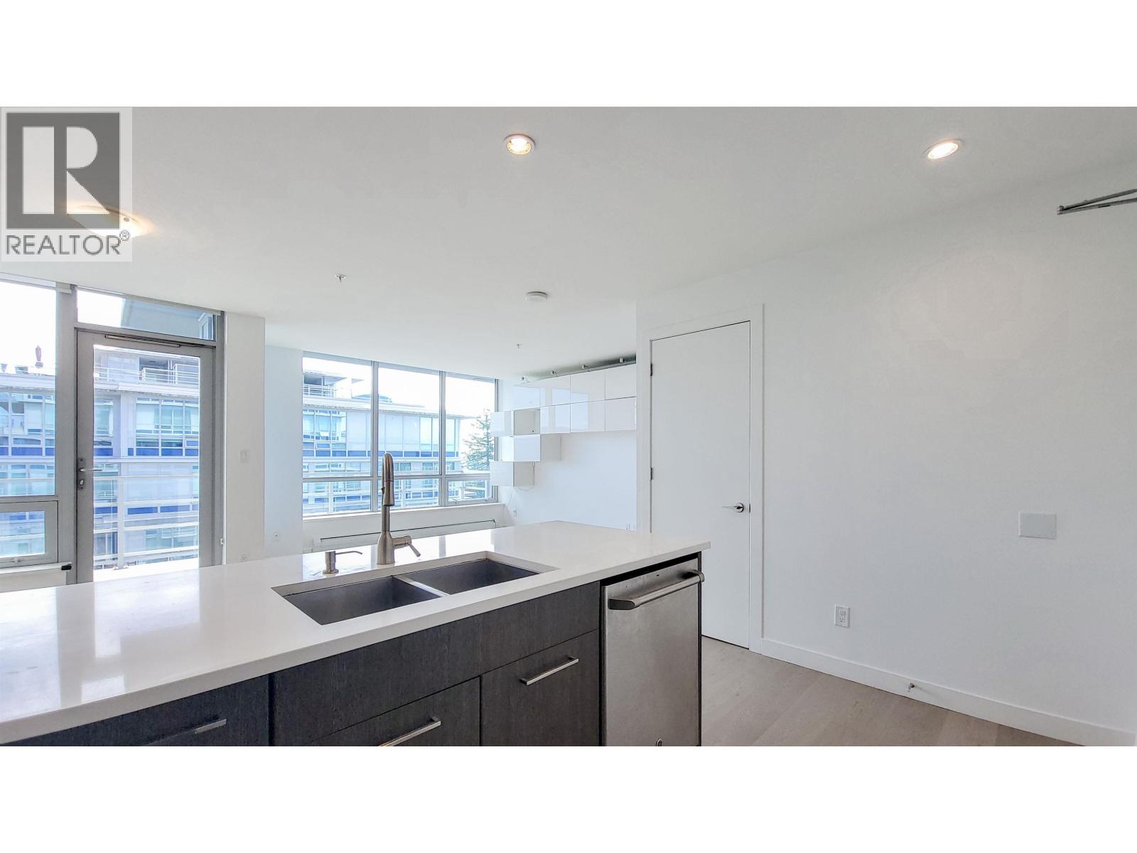 1507 9060 University Crescent Property Photo 7