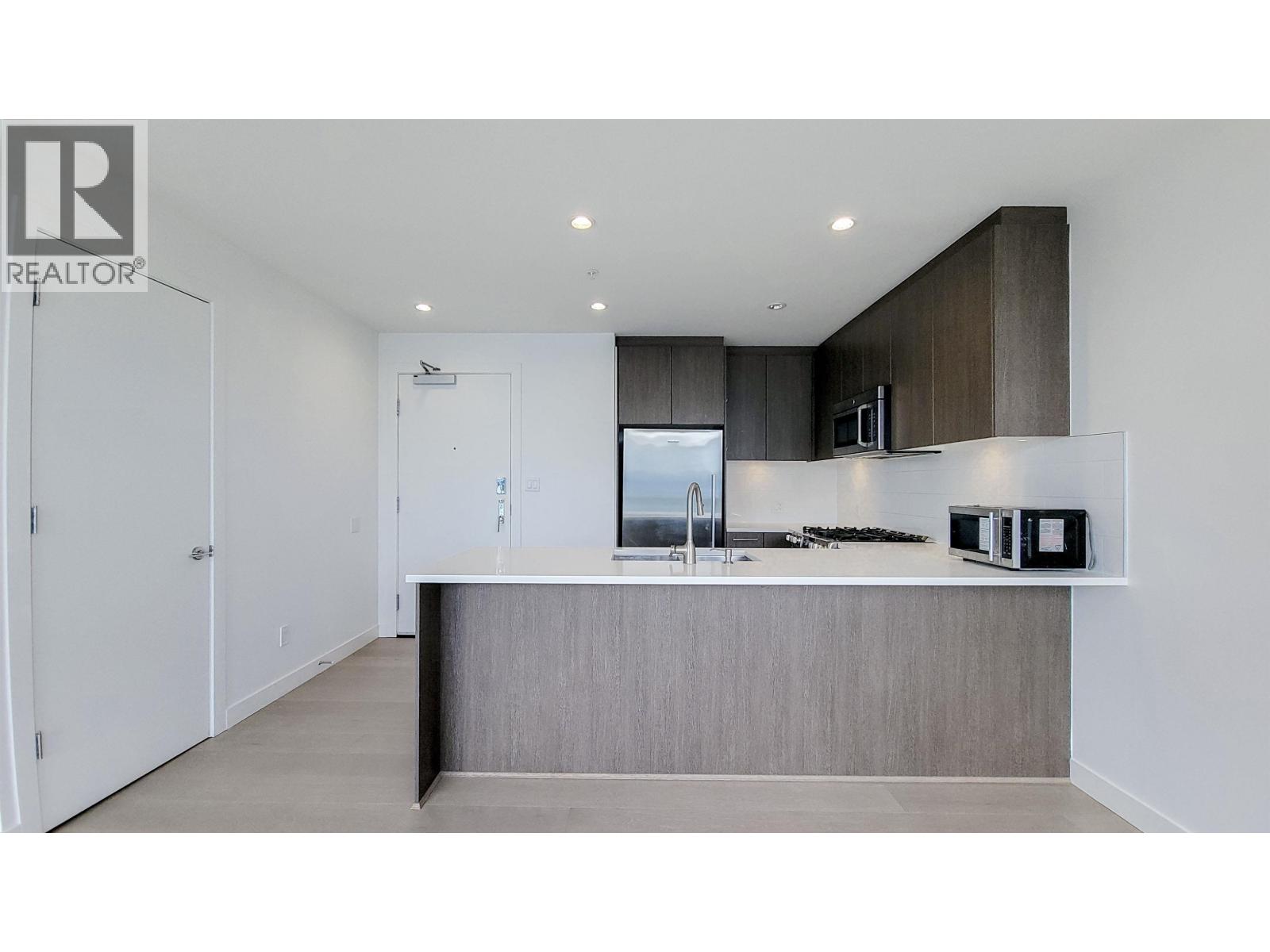 1507 9060 University Crescent Property Photo 8
