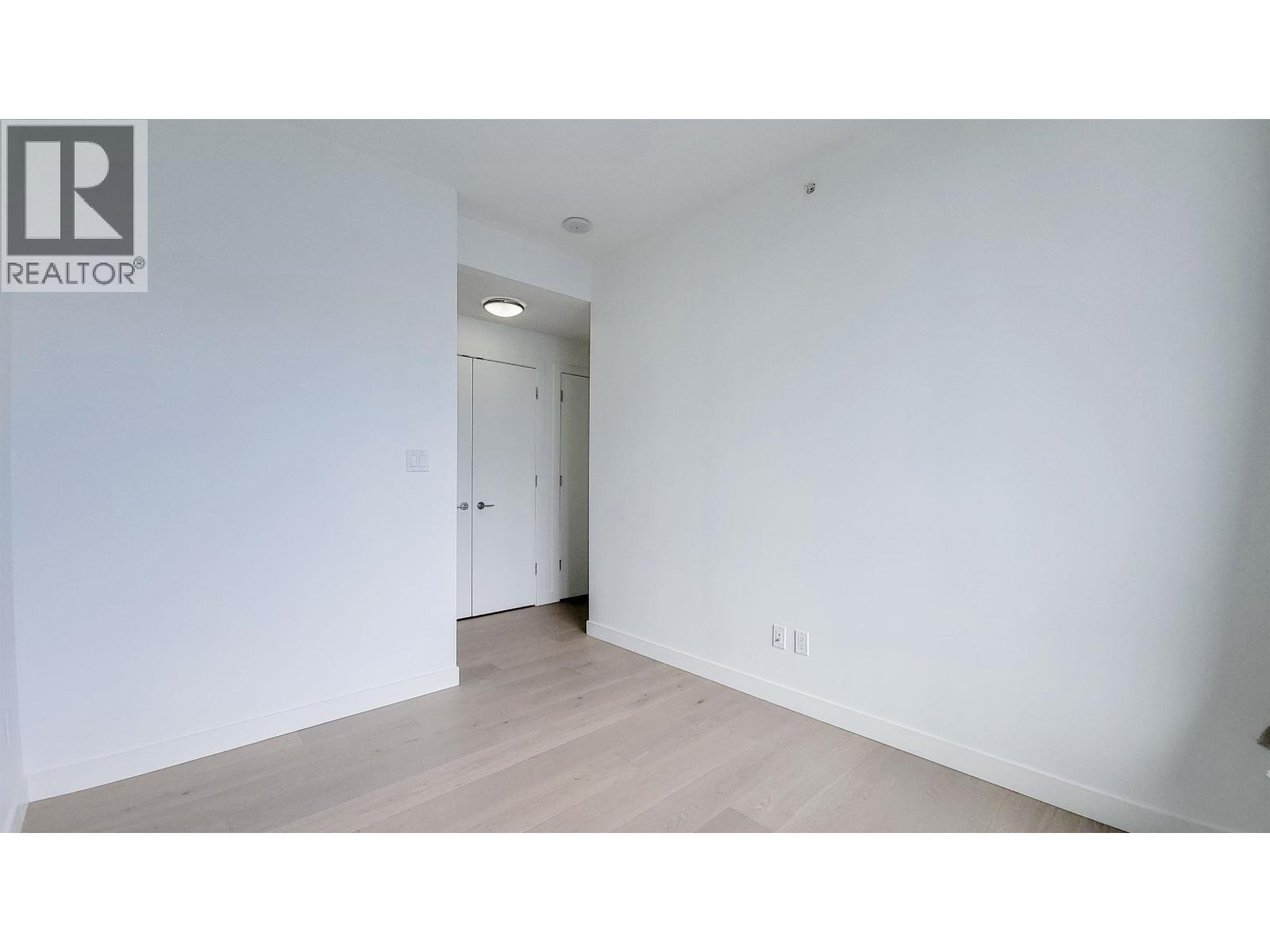 1507 9060 University Crescent Property Photo 24