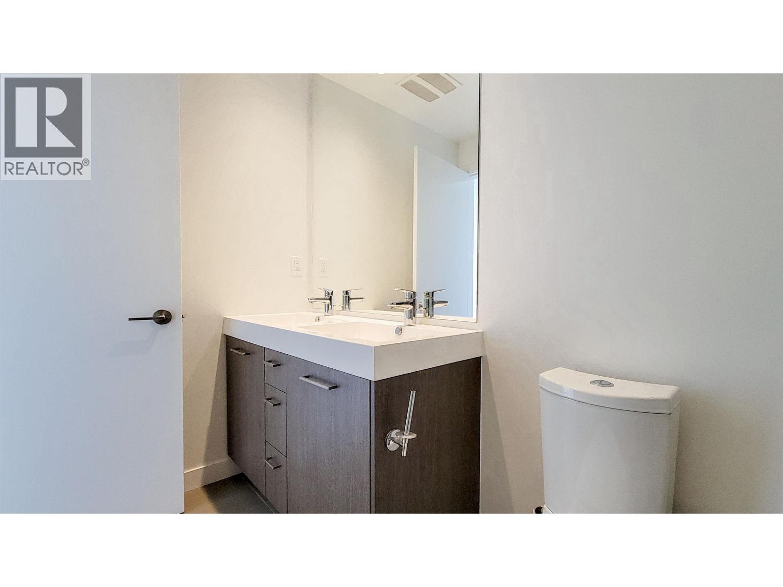 1507 9060 University Crescent Property Photo 25