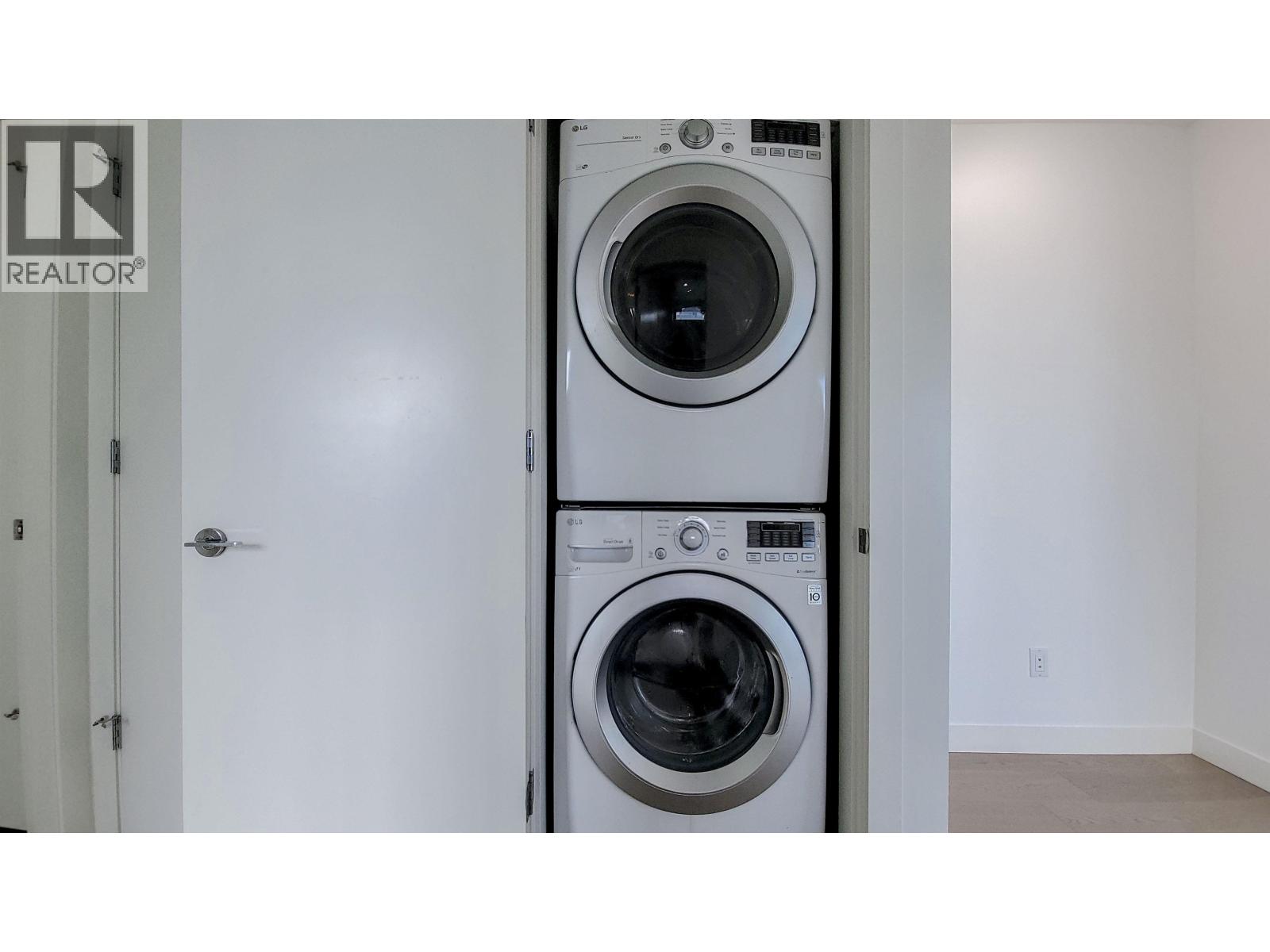 1507 9060 University Crescent Property Photo 26
