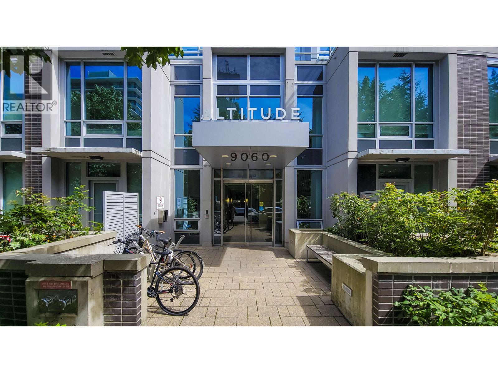1507 9060 University Crescent Property Photo 28