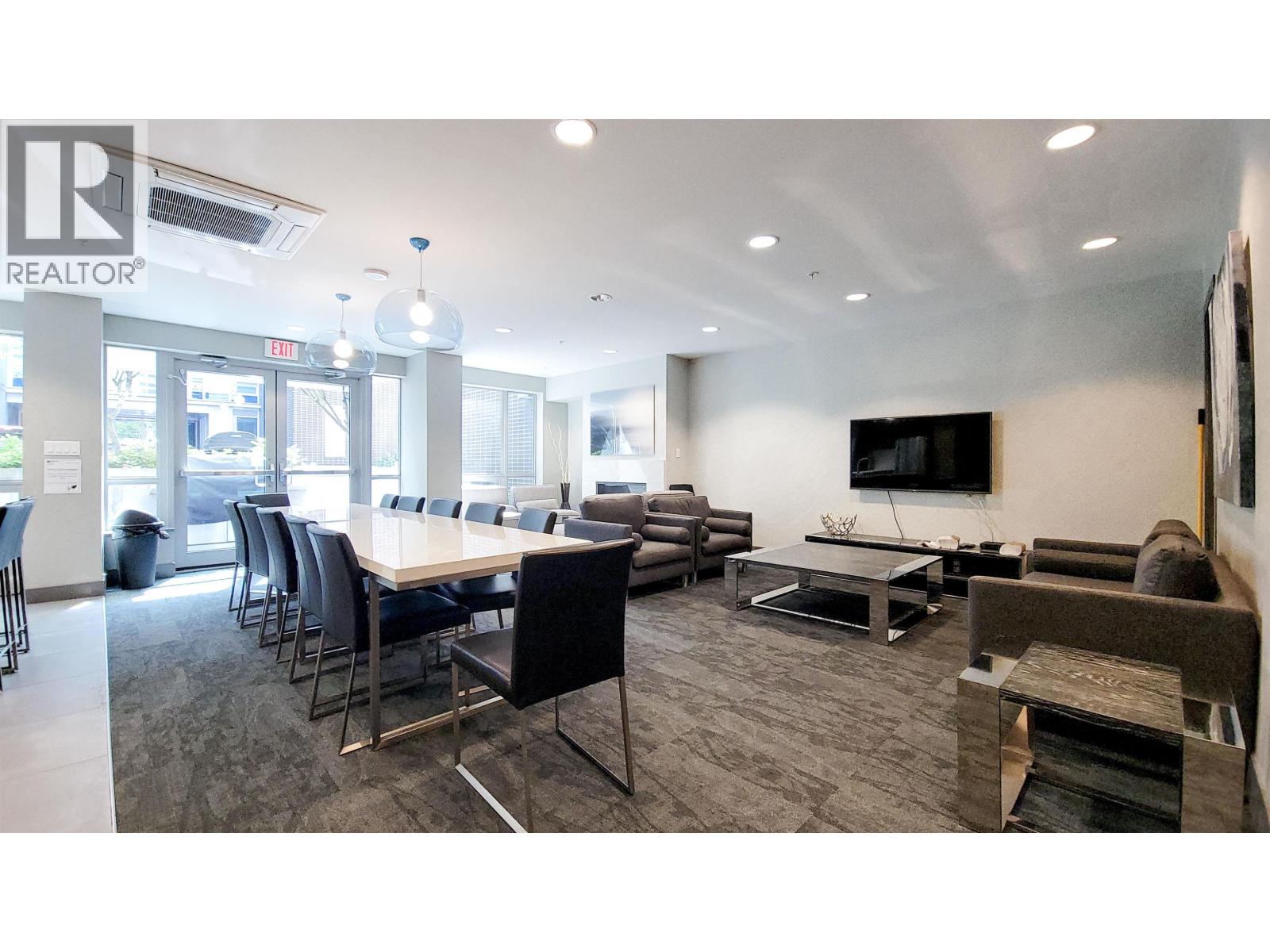 1507 9060 University Crescent Property Photo 32