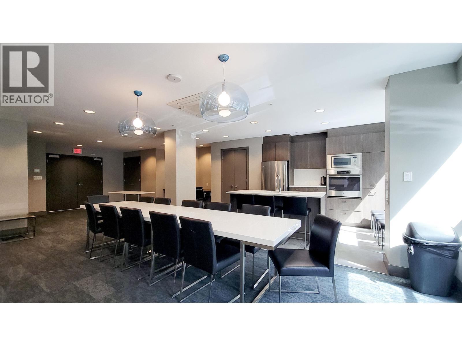 1507 9060 University Crescent Property Photo 33