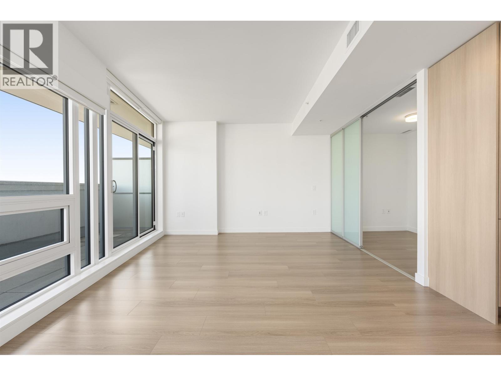 1403 618 Carnarvon Street Property Photo 3