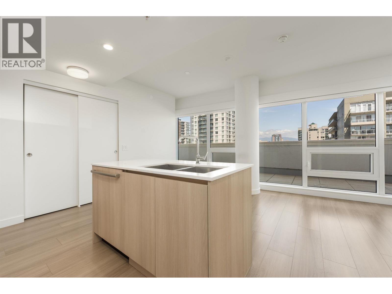 1403 618 Carnarvon Street Property Photo 6