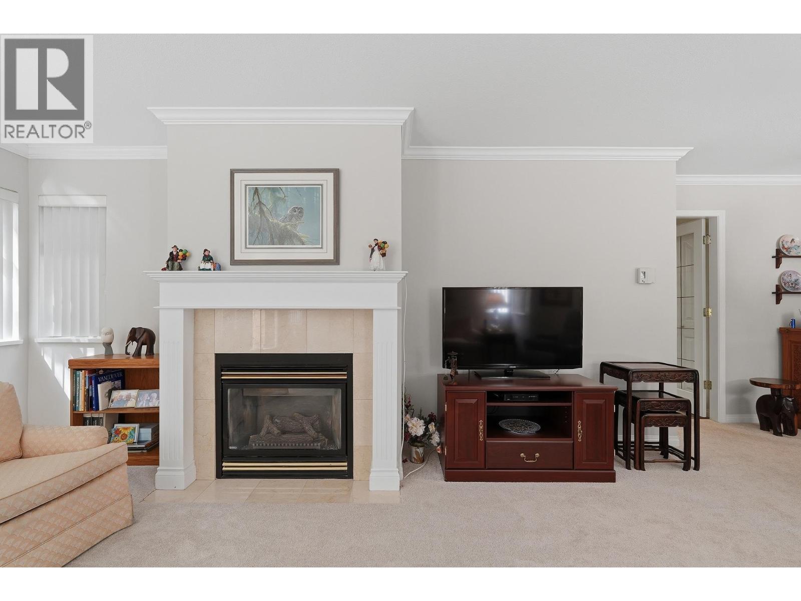 103 1118 55 Street Property Photo 3