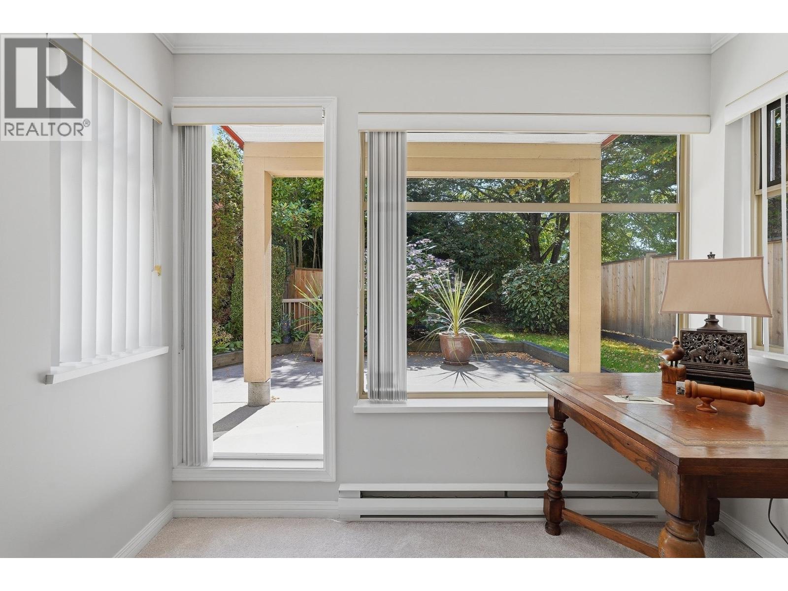 103 1118 55 Street Property Photo 6