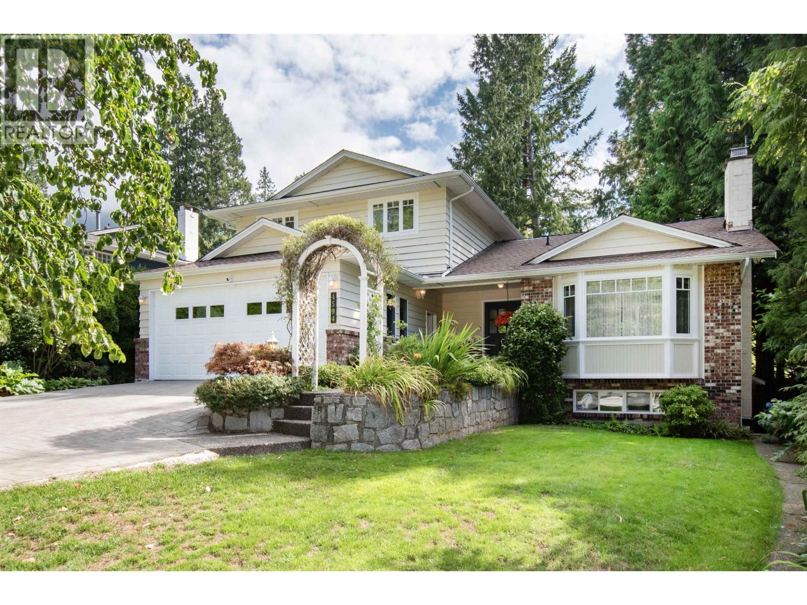 4594 Teviot Place Property Photo 1