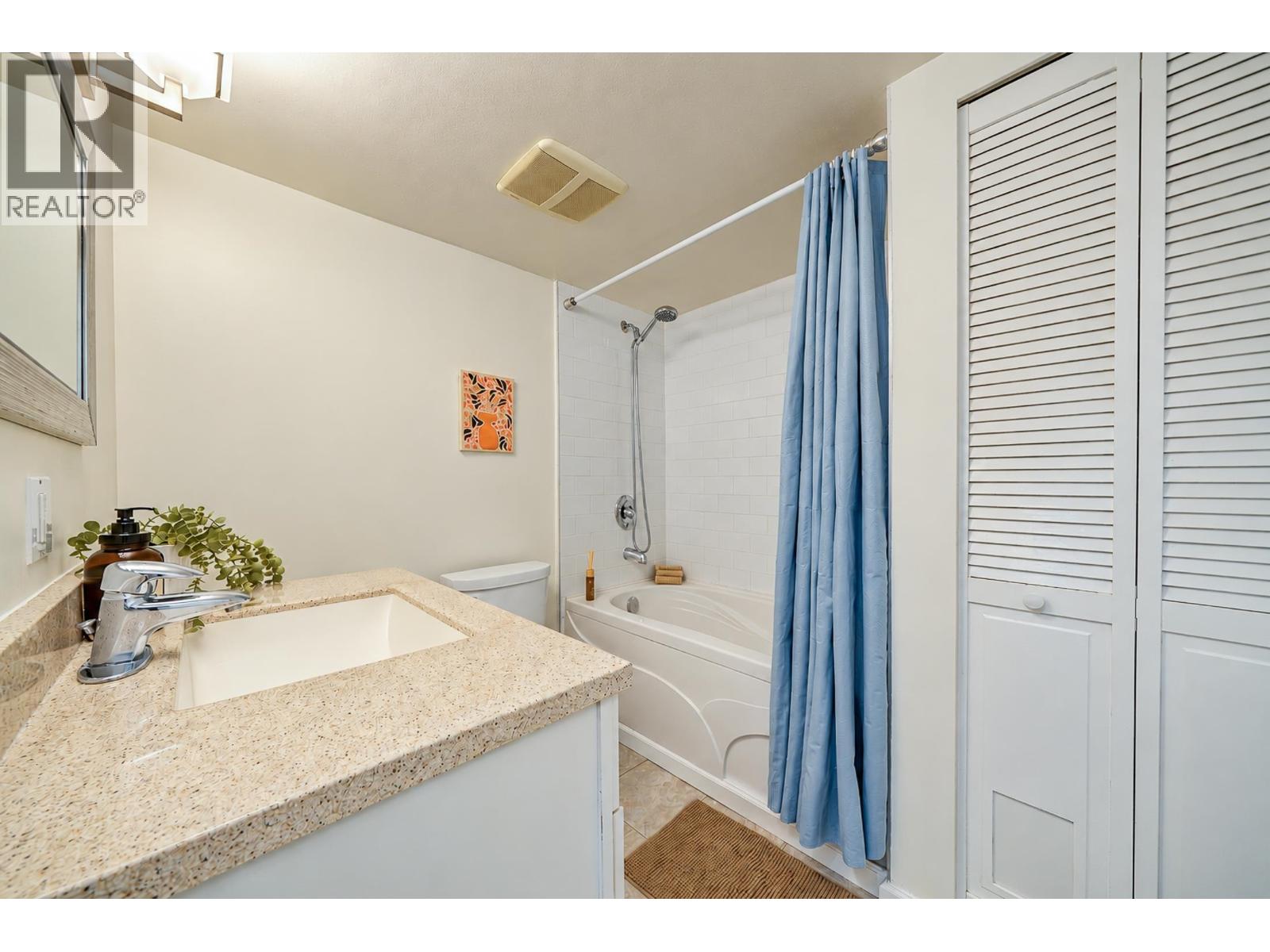 905 9541 Erickson Drive Property Photo 4