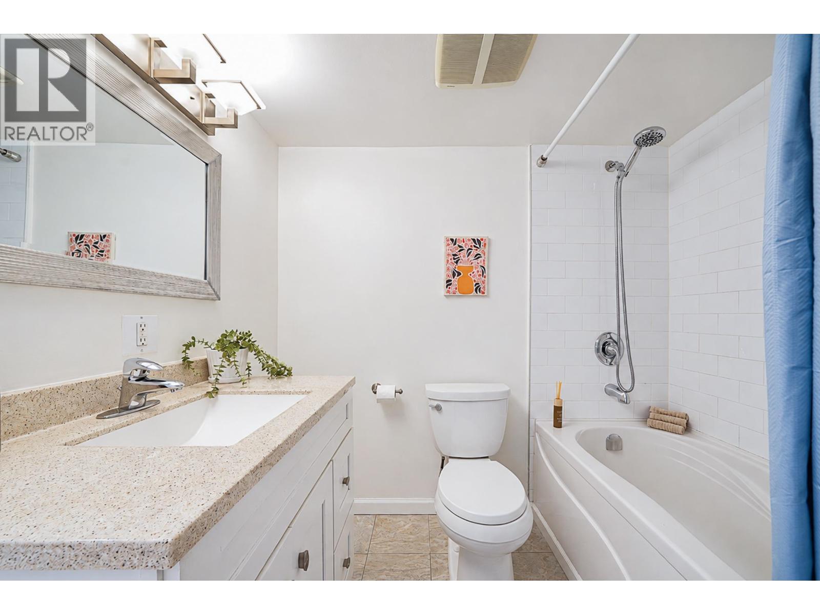 905 9541 Erickson Drive Property Photo 5