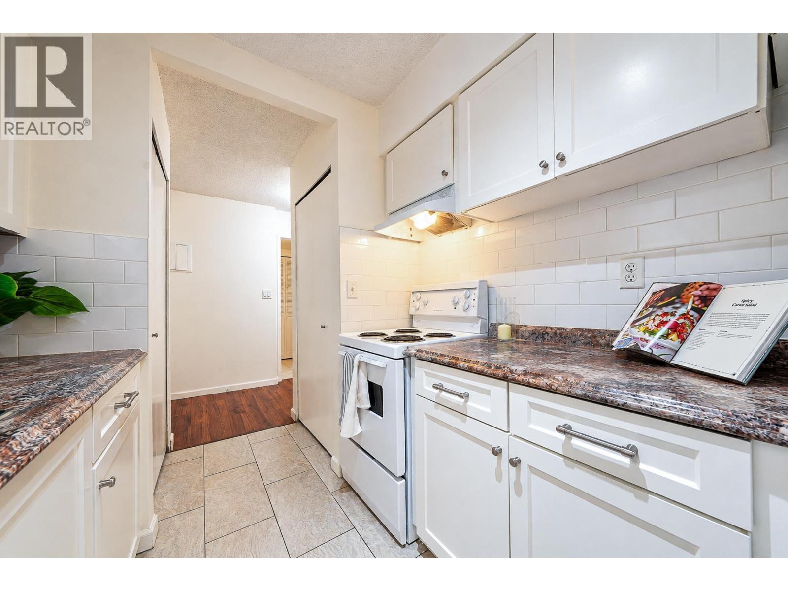 905 9541 Erickson Drive Property Photo 19