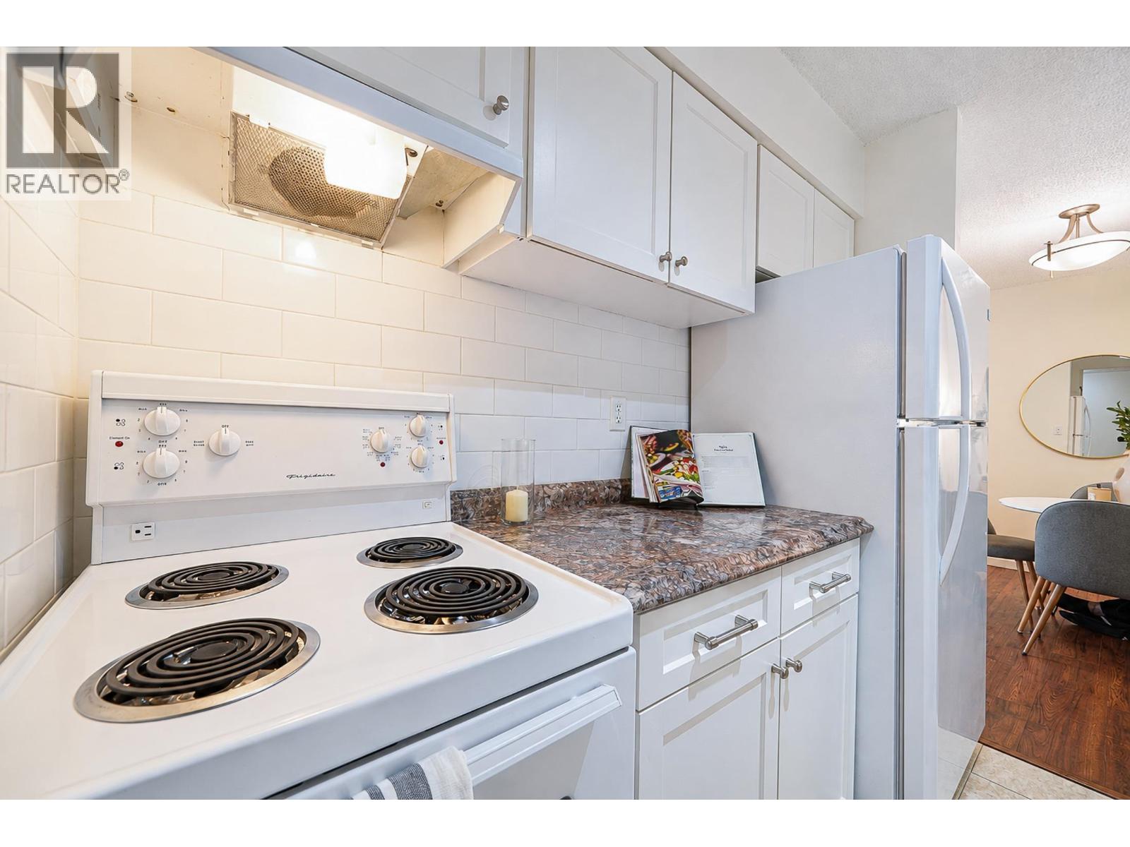 905 9541 Erickson Drive Property Photo 20