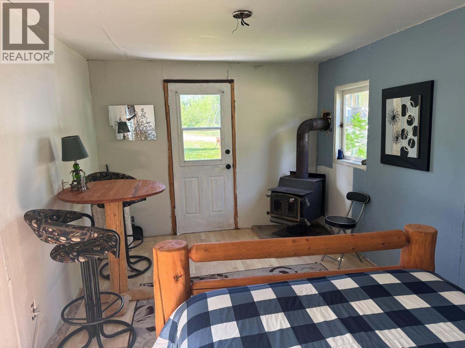 21040 Wright Creek Road Property Photo 4