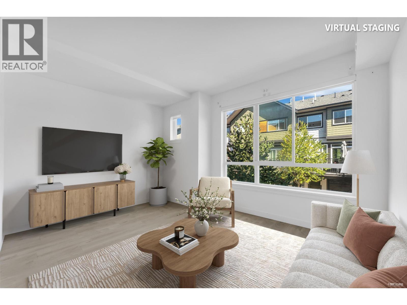 34 4292 Wolf Way Property Photo 3