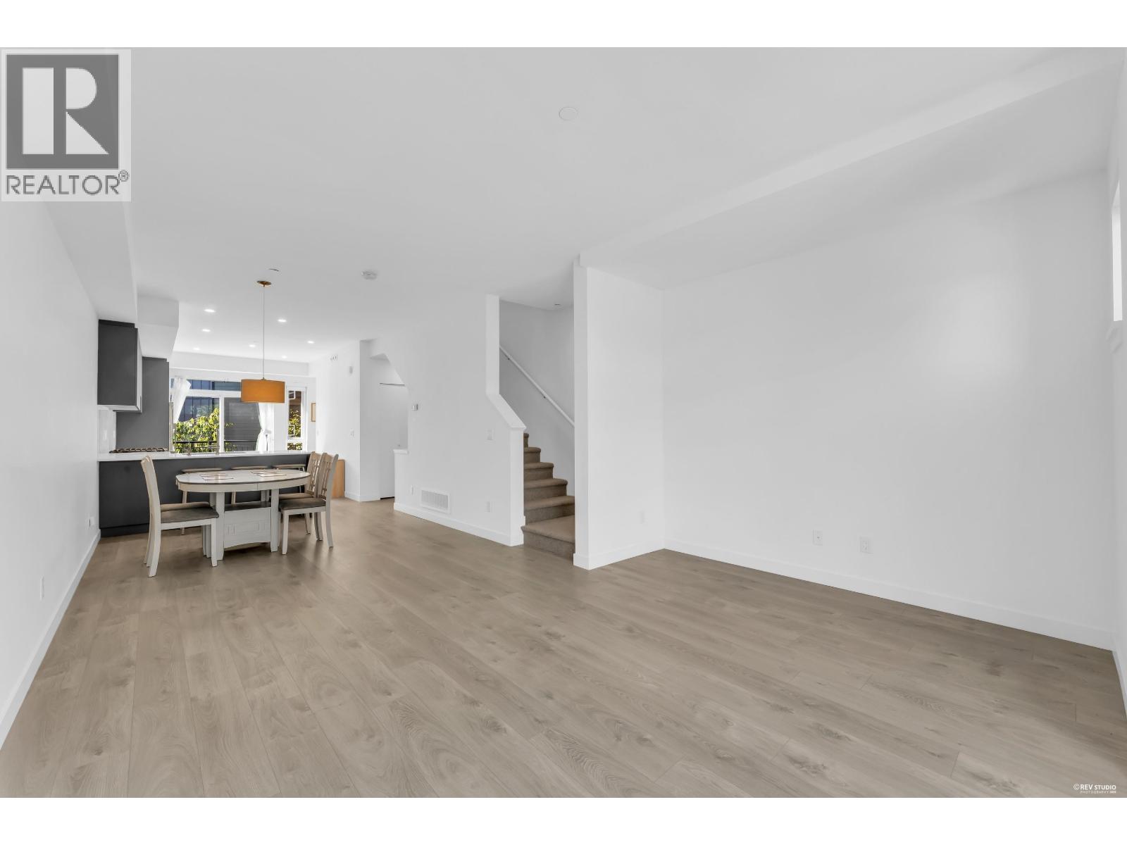 34 4292 Wolf Way Property Photo 14