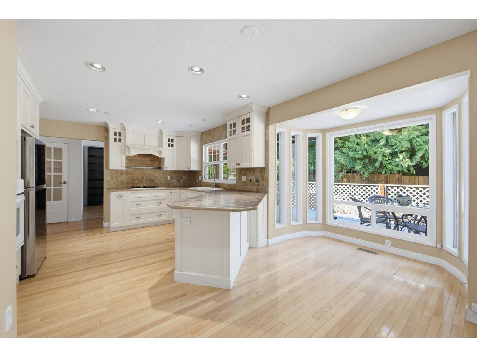 13521 19 Avenue Property Photo 9
