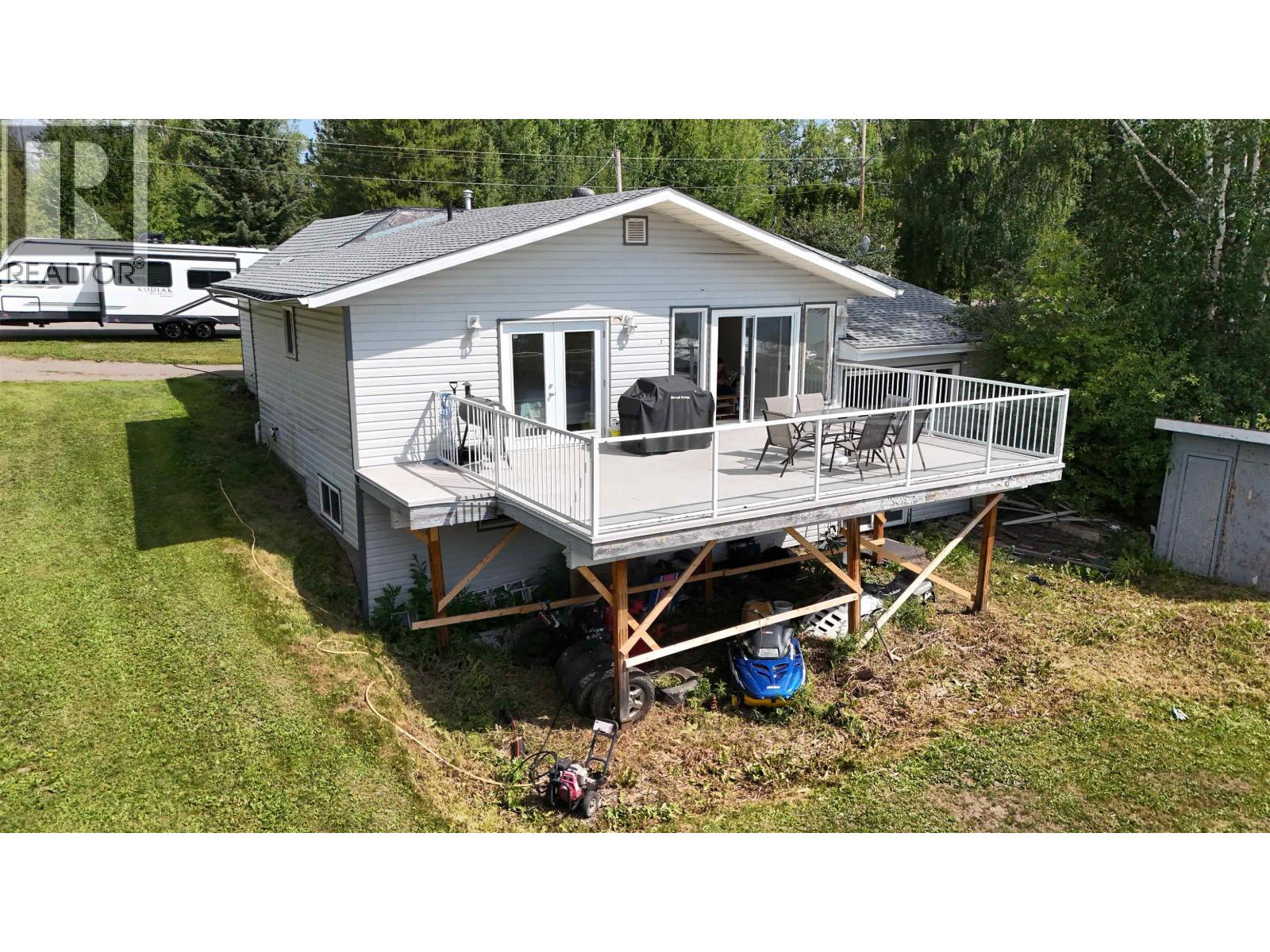 2055 Gerow Island Road Property Photo 9
