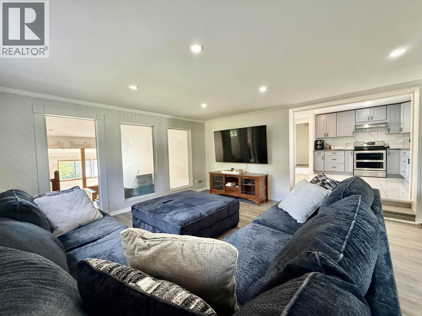 2055 Gerow Island Road Property Photo 28