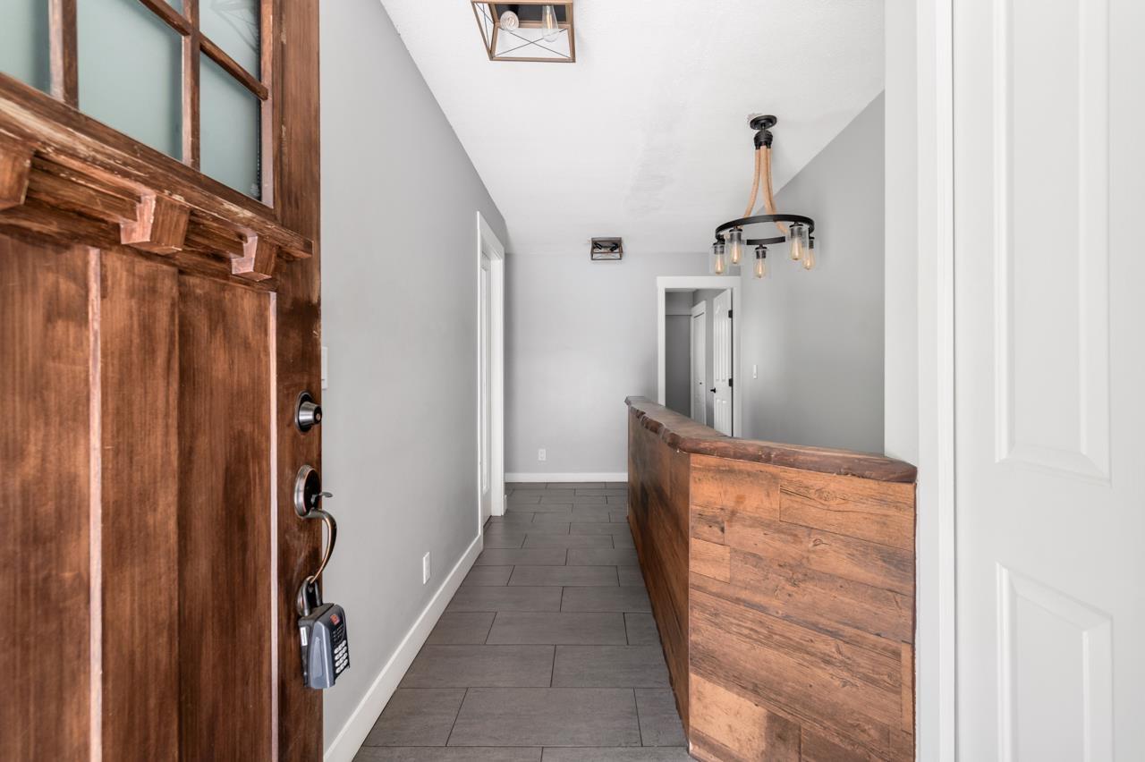 22990 70a Avenue Property Photo 3